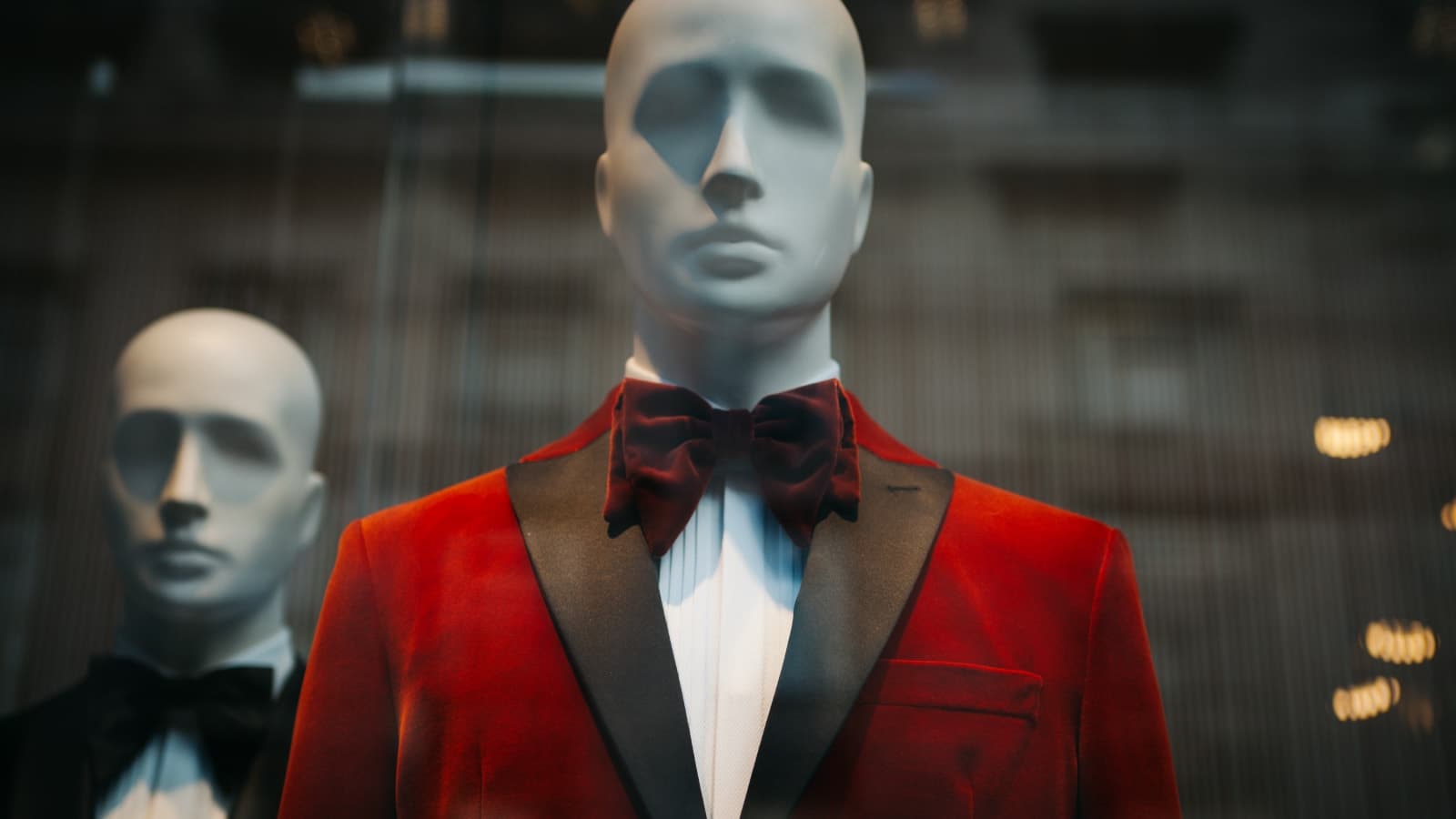 what to wear to your company holiday party
